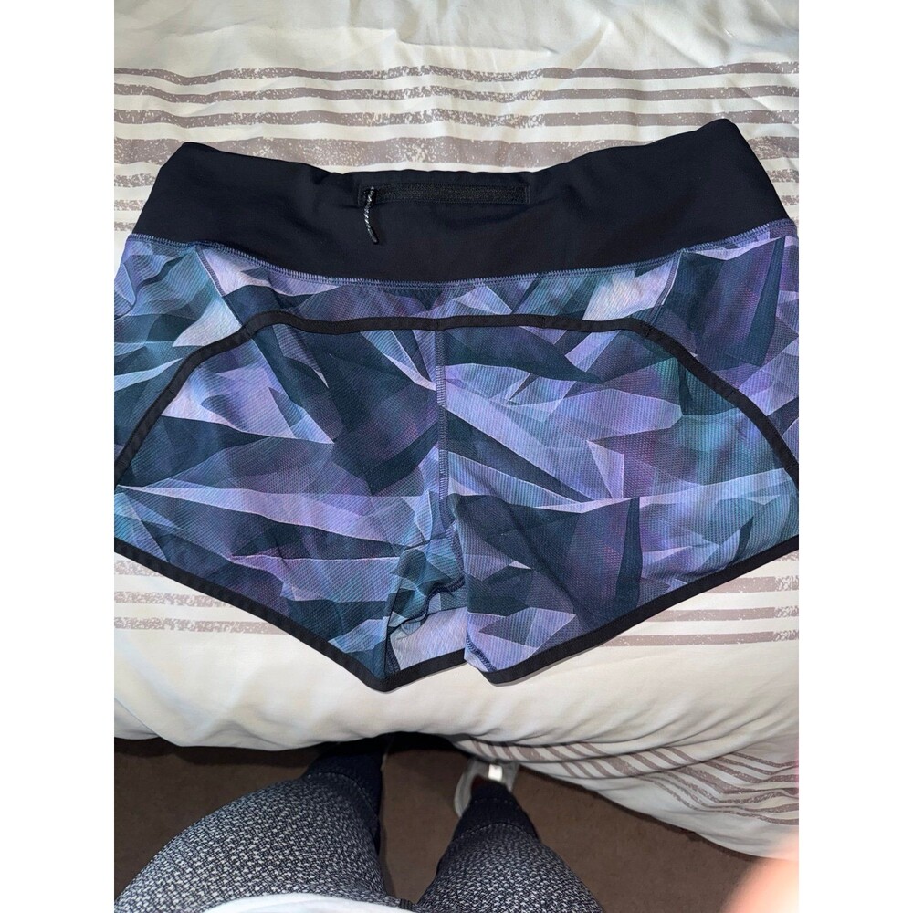 Lululemon shorts cutout inside size 8